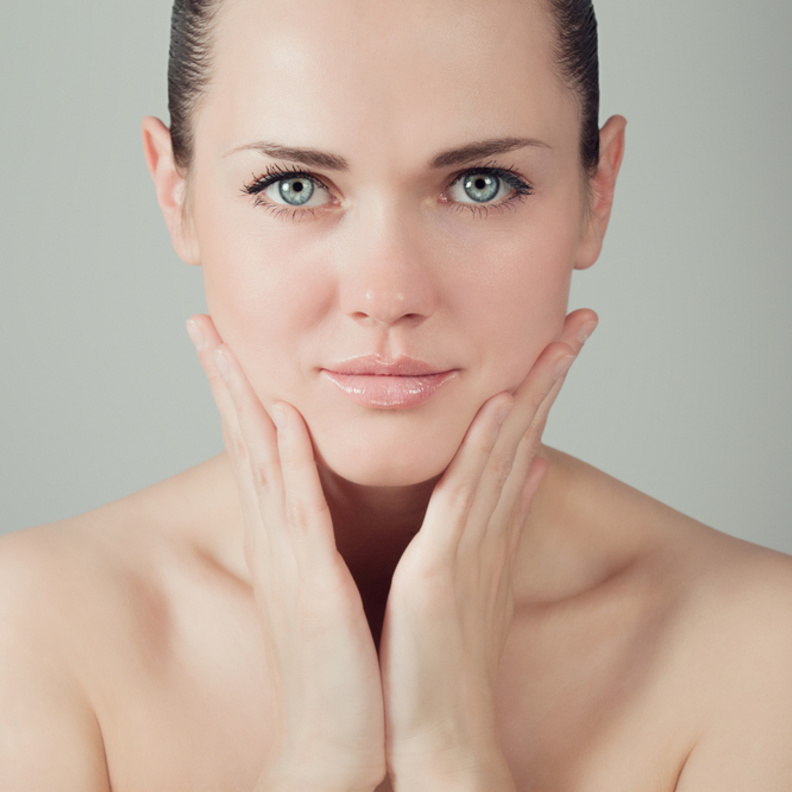 أفضل ماسكات طبيعية لتهدئة حبوب الوجه الصغيرة