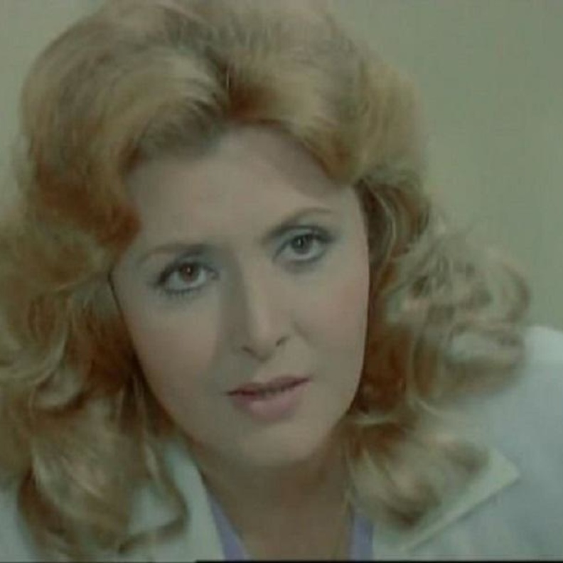 الفنانة ليلى طاهر في أحد أعمالها افنية