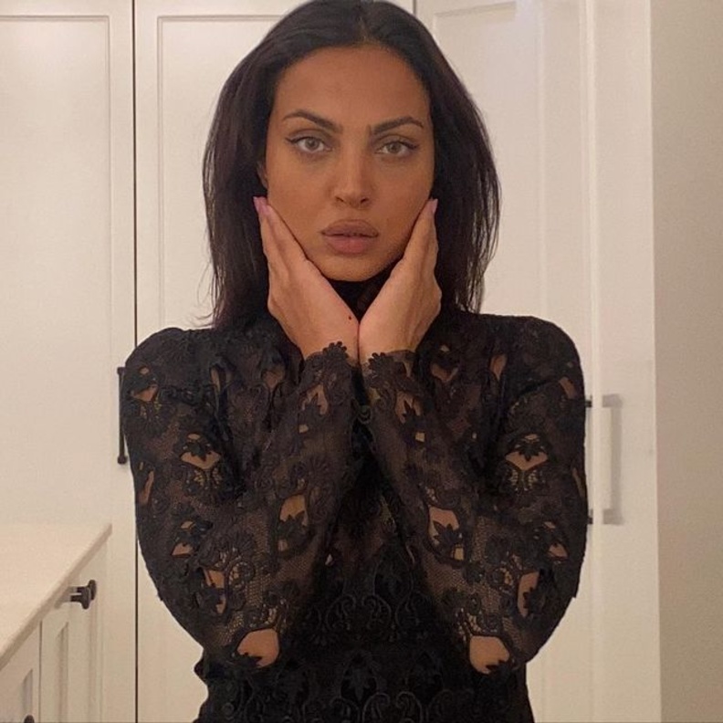  إطلالات طليقة زوج اصالة نصري الجمالية هل تشبه انجلينا جولي 