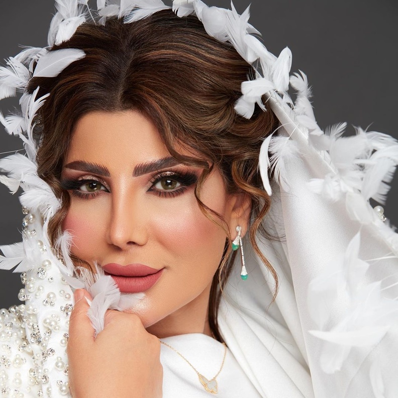 الفنانة إلهام الفضالة