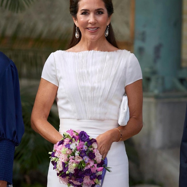 الأميرة ماري من الدنمارك تطل كالعروس