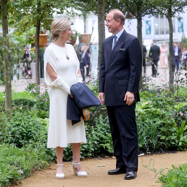 لماذا غابت ملكة بريطانيا عن معرض تشيلسي للزهور المفضل لديها؟