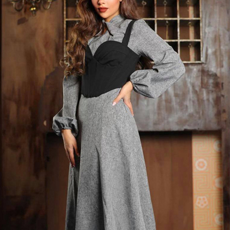 اطلالات بلقيس فتحي بموضة الفستان الرمادي العصري - الصورة من حسابها على انستغرام