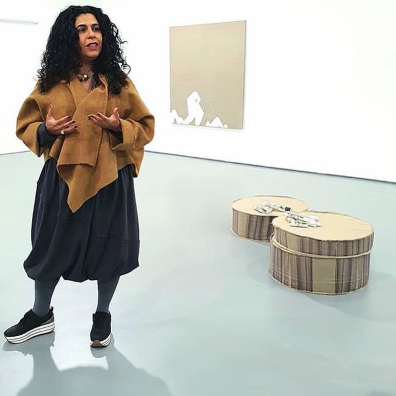 الموهوبة منال الضويان.. فنانة مفاهيمية قديرة وأعمال فنية مبتكرة