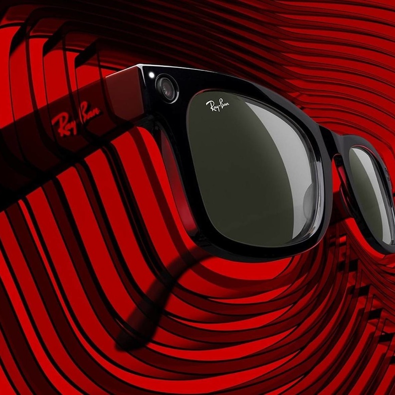فيسبوك و Ray-Ban تطلقان نظارات ذكية وأنيقة تصور كل ما تراه