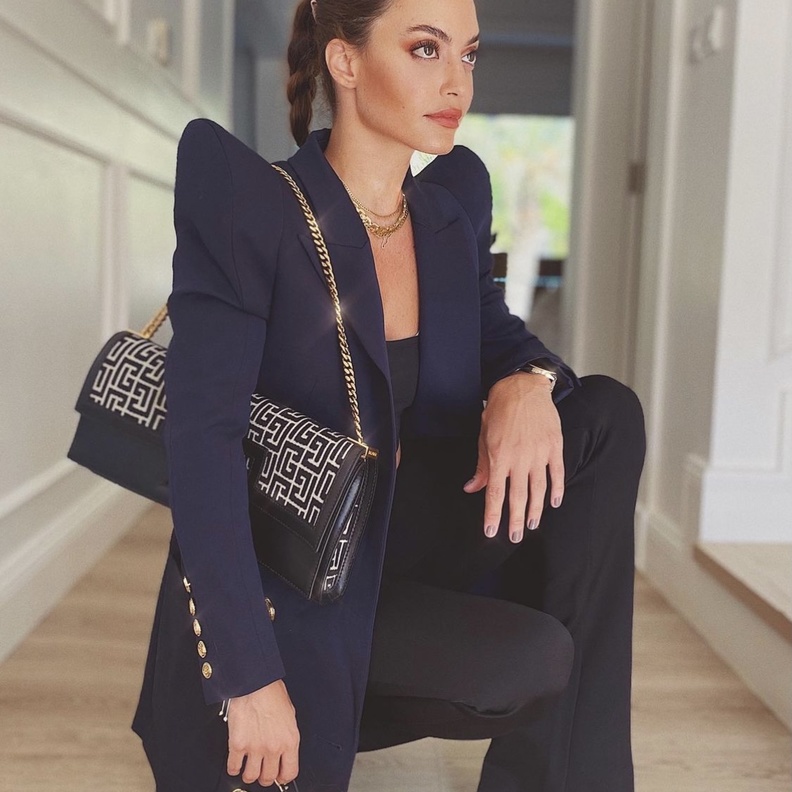 شنط كتف بتصاميم مميزة مستوحاة من اطلالات الفاشينيستا