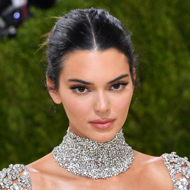 أجمل رسمات مكياج عيون النجمات في حفل Met Gala 2021