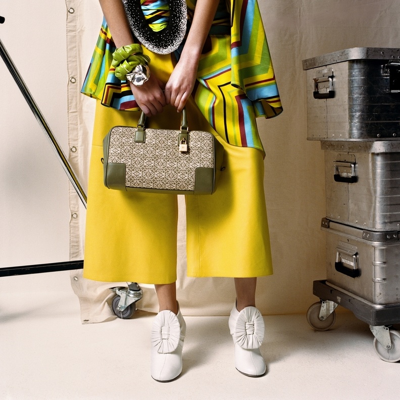 LOEWE  تطلق إصداراً جديداً من حقائب أمازونا الأيقونية