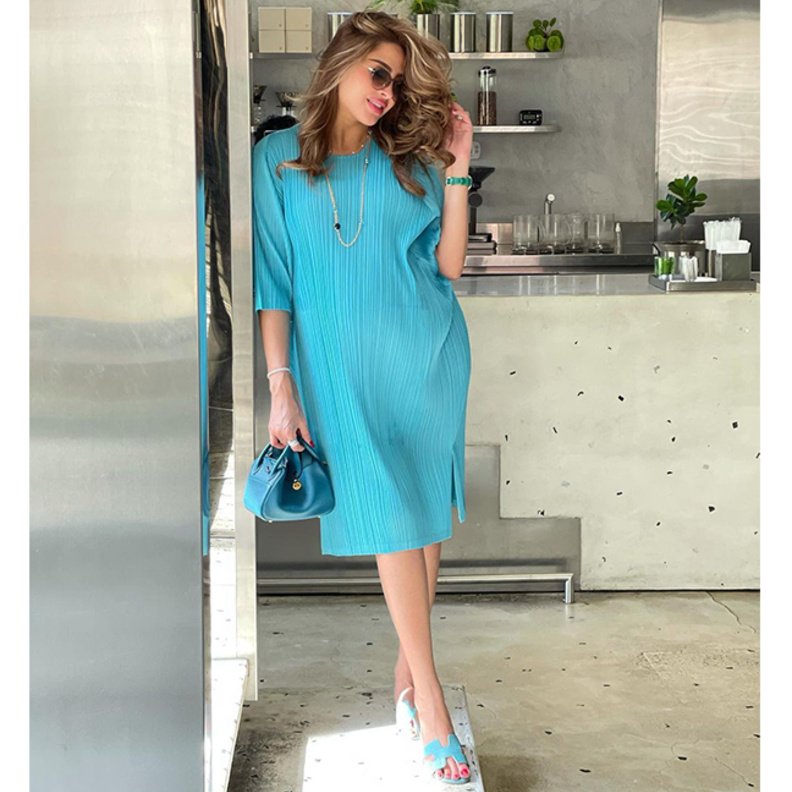 فساتين فضفاضة ومريحة مستوحاة من فوز الفهد