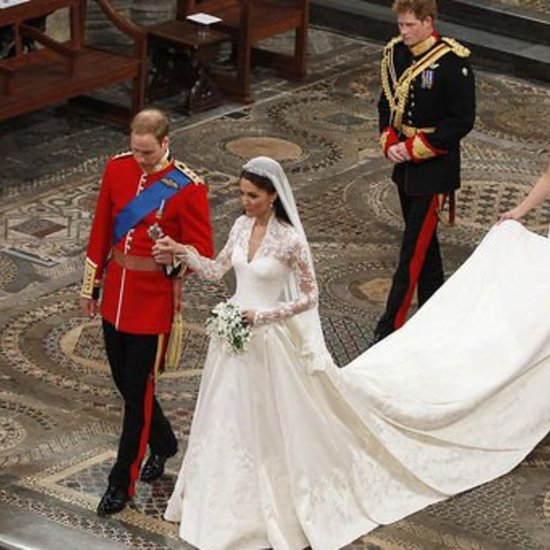 هذا ما قاله الأمير هاري في حفل زفاف كيت ميدلتون والأمير وليام وتسبب في بكائها