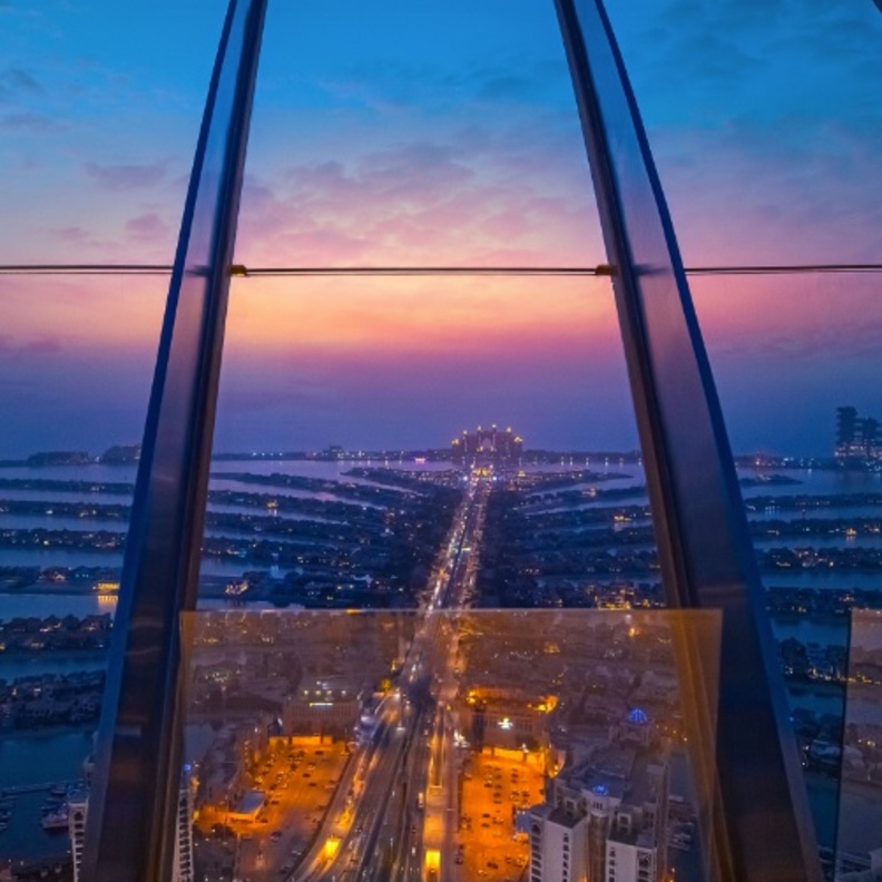 منصة المشاهدة "ذا ڤيو آت ذا بالم".. إطلالات خلابة وتجربة ساحرة في نخلة جميرا بدبي