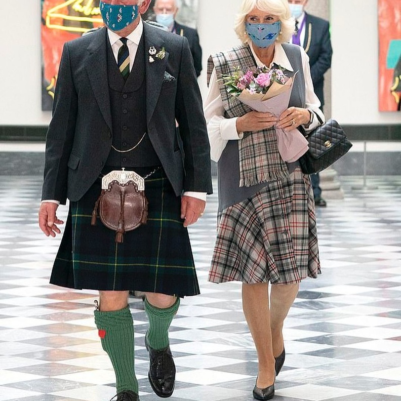 الأمير تشارلز وكاميلا دوقة كورنوال يفتتحان معرض أبردين الفني بعد تجديده