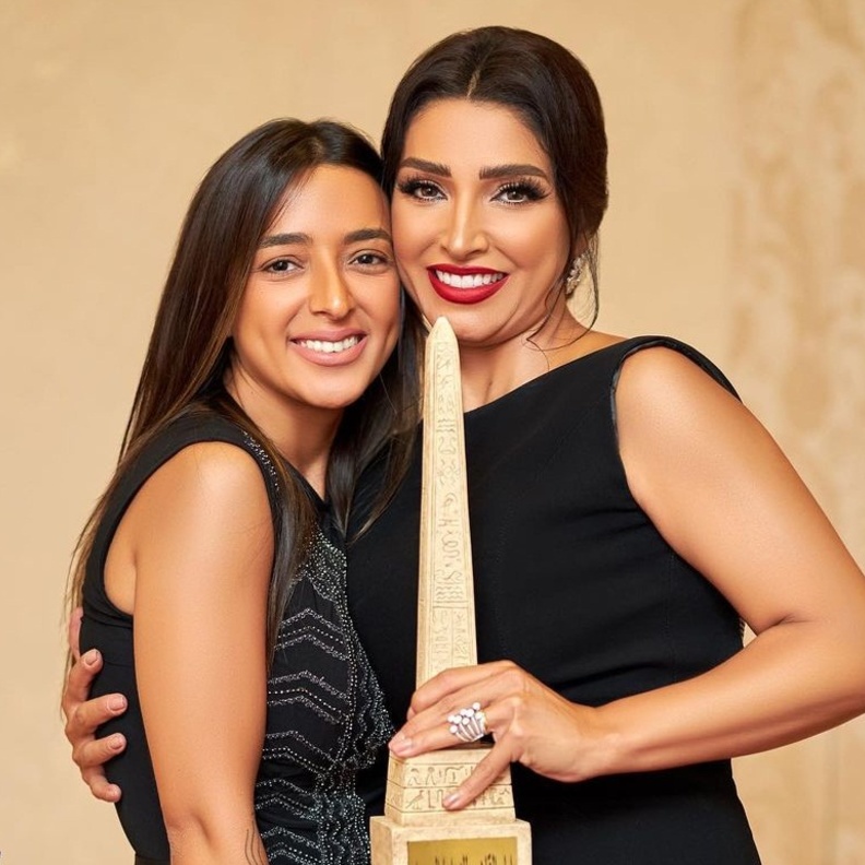 روجينا وابنتها- صورة من حساب روجينا على انستقرام