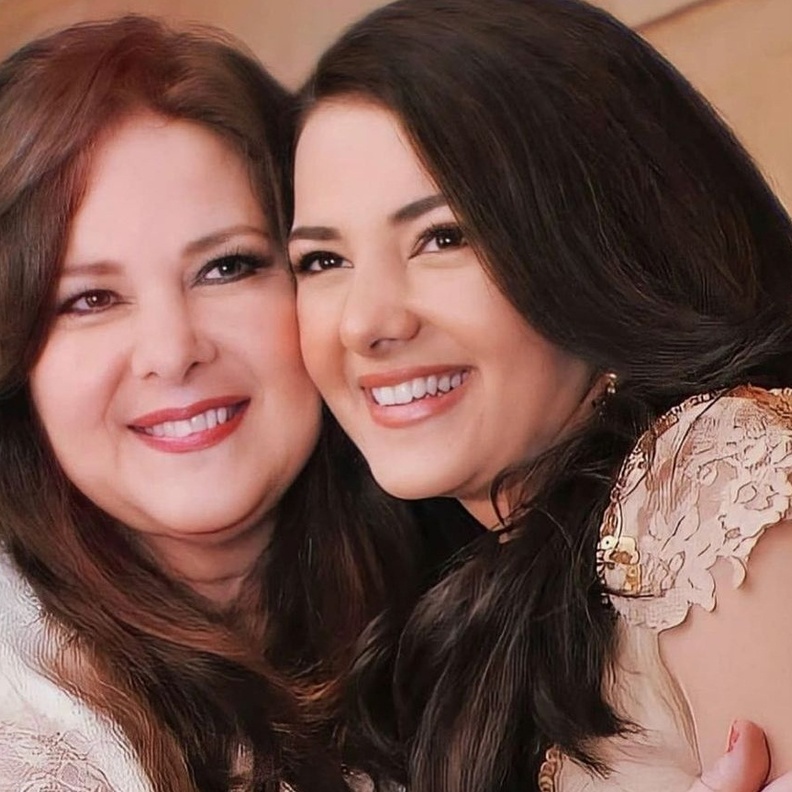 دنيا سمير غانم ودلال عبد العزيز- صورة من حساب دنيا سمير غانم على انستقرام