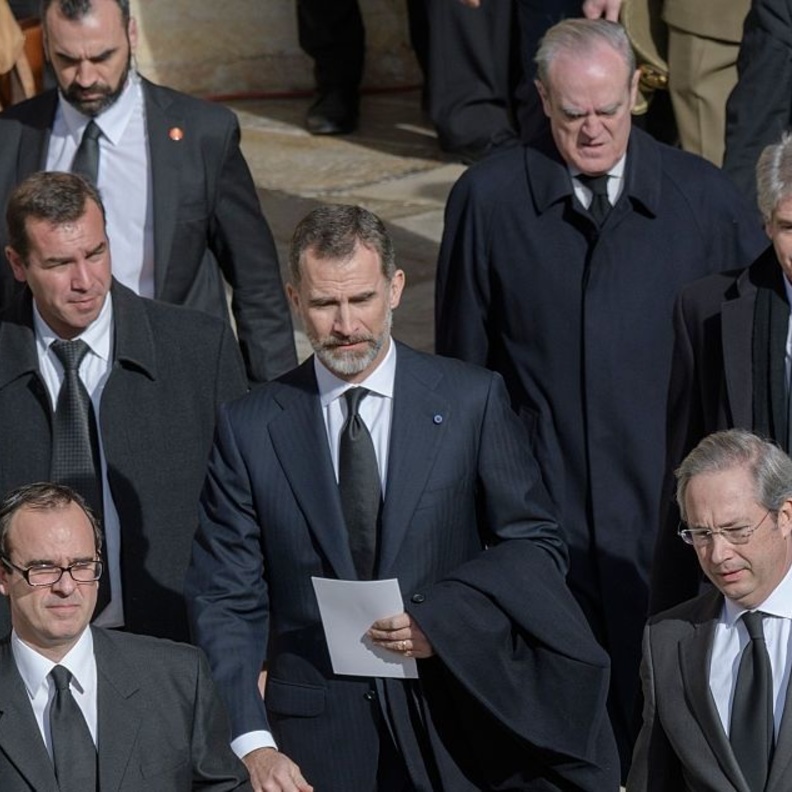 الملك فيليب في جنازة رئيس البرتغال السابق