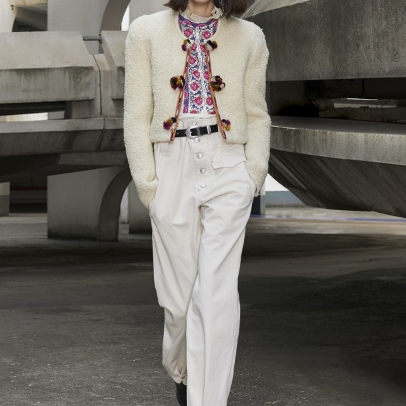 أبرزي لمساتك الخاصة بتصاميم الأحزمة موضة خريف 2021