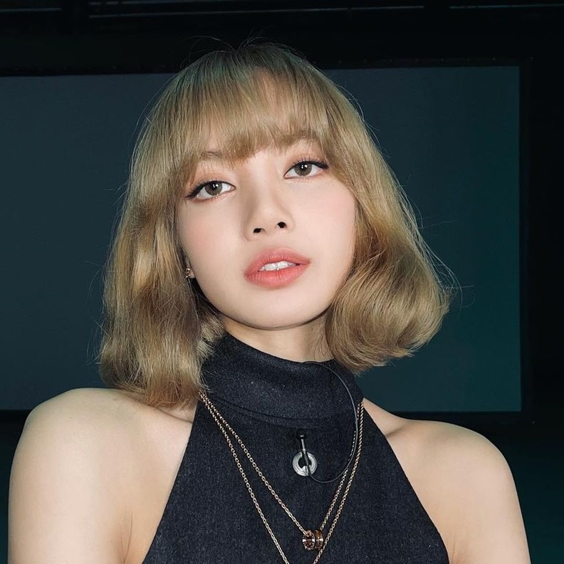 LISA نجمة "BLACKPINK"