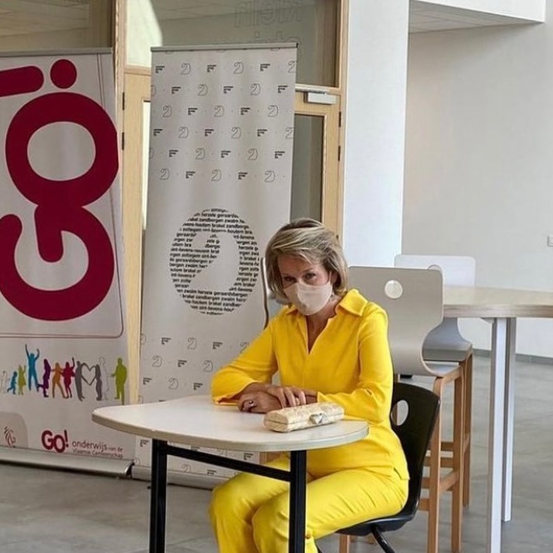 الملكة ماتيلد تزور مدرسة ابتدائية في أحدث مهماتها الرسمية