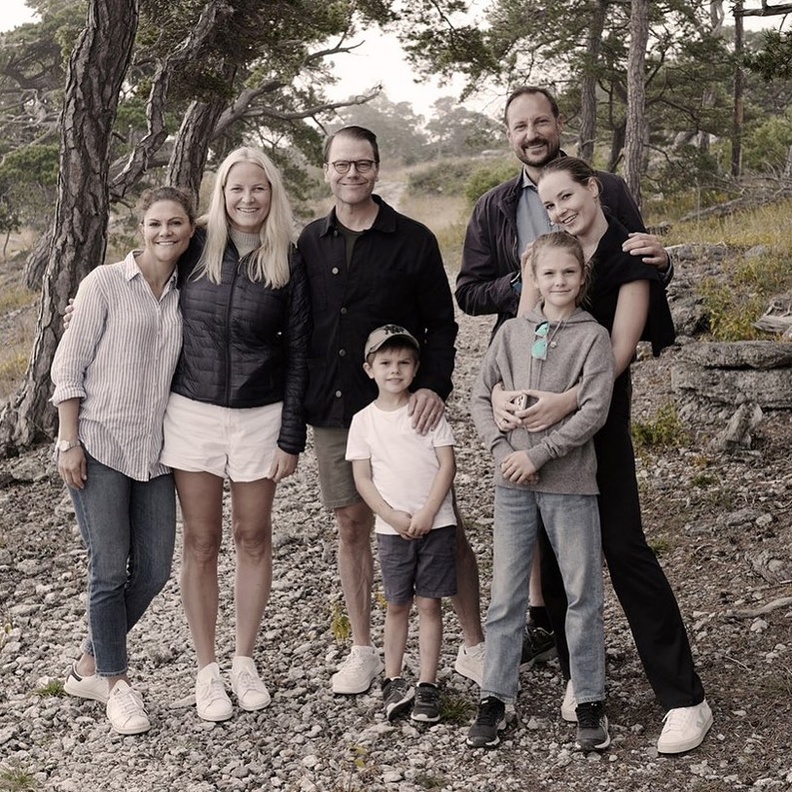 العائلة المالكة النرويجية والسويدية تلتقيان في جوتلاند