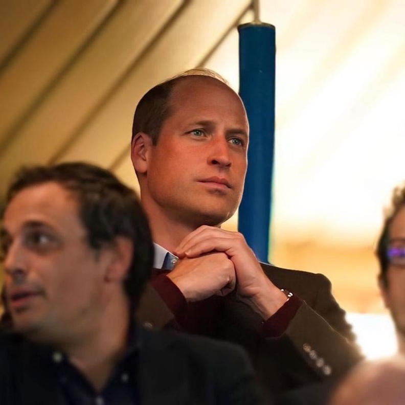 الأمير وليام يقوم بزيارة غير معلنة لموقع مباراة فريقه المفضل لكرة القدم