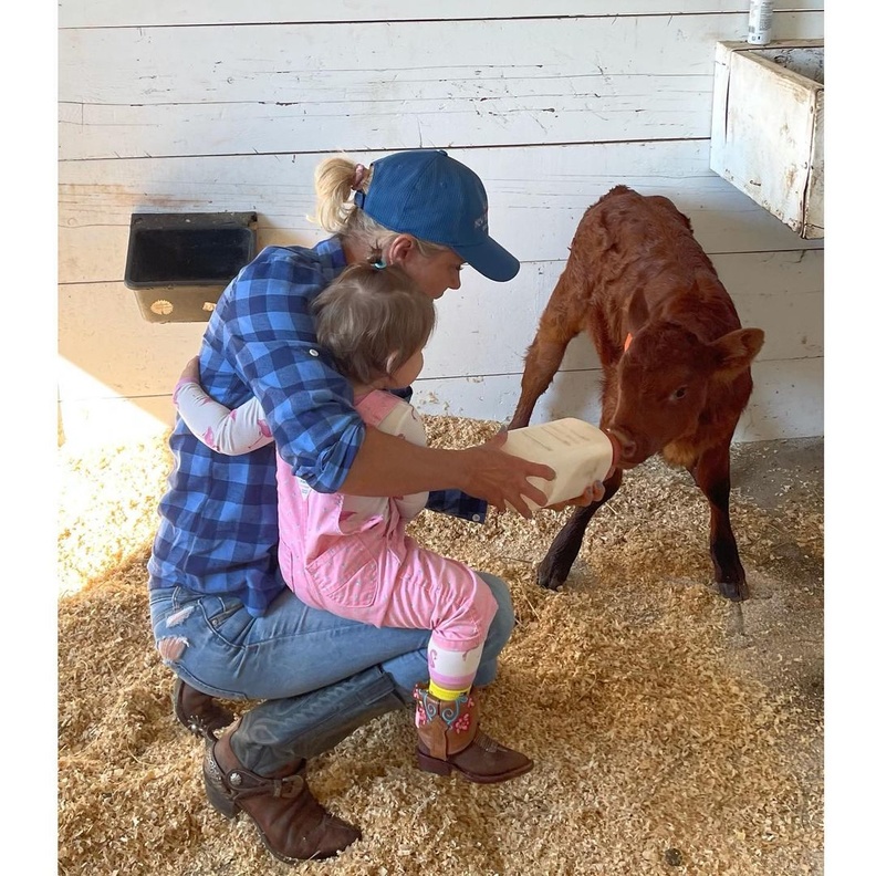 يولاندا حديد تشارك المعجبين صور نادرة عن حفيدتها "خاي" ابنة جيجي حديد وزين مالك