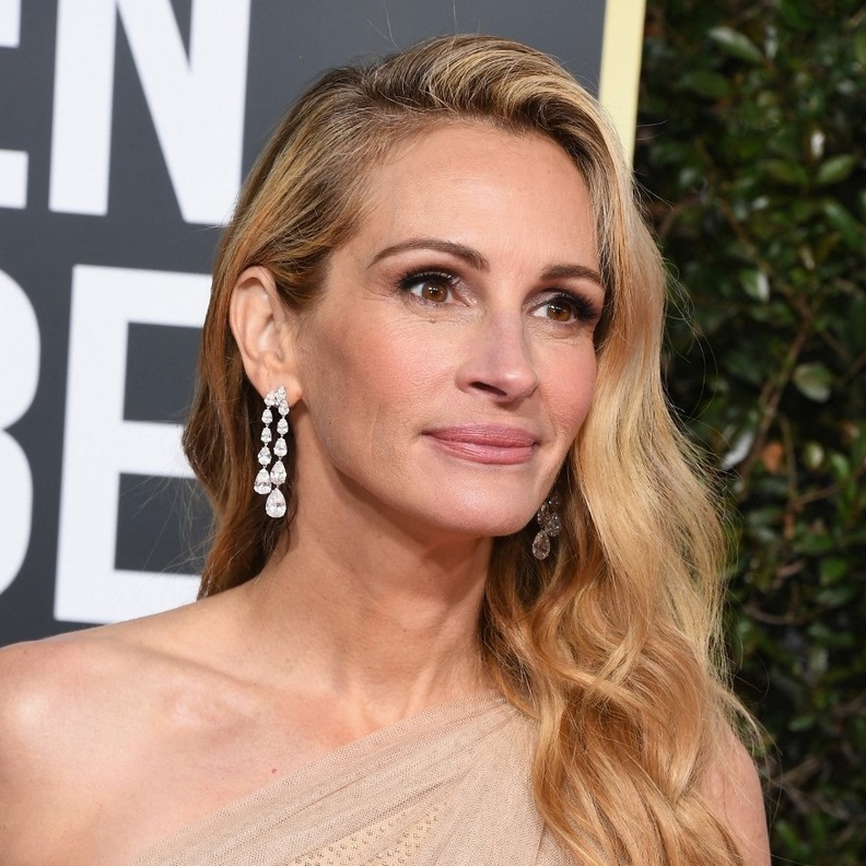 أقراط جوليا روبرتس من شوبارد