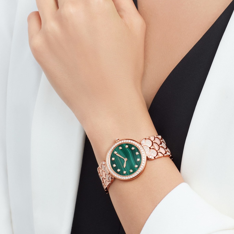 أناقتك الخريفية بأجمل الساعات الذهبية الراقية