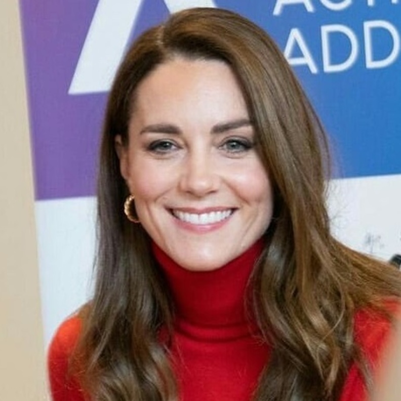 أحدث إطلالات كيت ميدلتون بالمكياج البرونزي والشعر الويفي