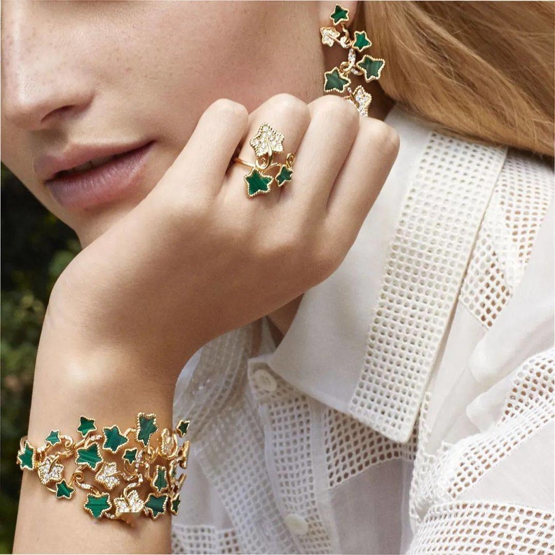 اطلالة دافئة في الخريف بأجمل موديلات خواتم الملاكيت