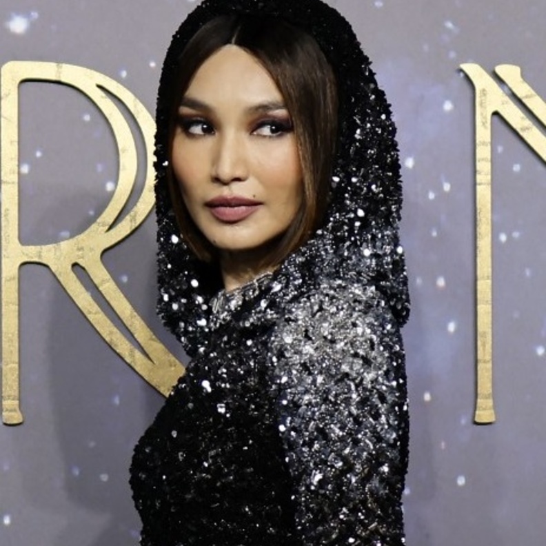 إطلالات جمالية ساحرة للنجمات العالميات خلال عرض فيلم Eternals في لندن