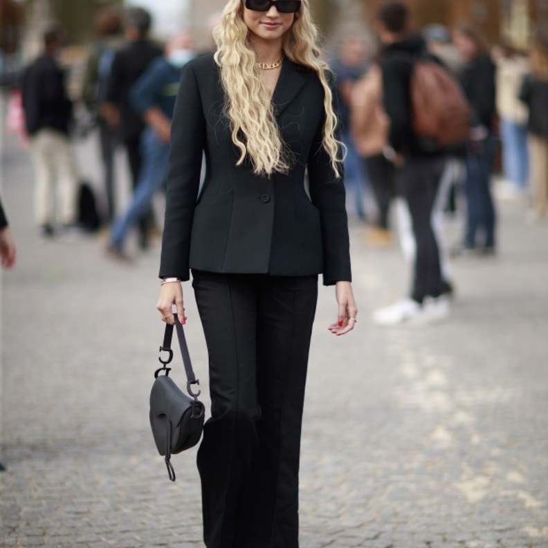 البنطلون الـ boot cut يناسب صاحبة الجسم المثلث المقلوب