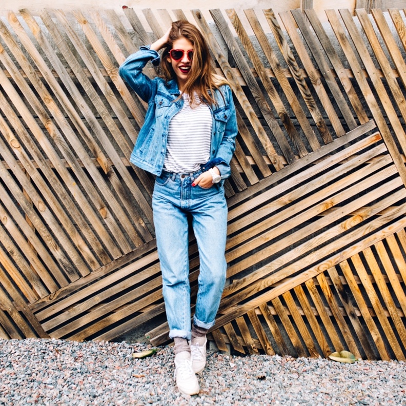 الدنيم من أكثر الأقمشة شيوعًا في عالم الموضة ولكن تصنيعه يُعد إهدارًا ويصعب إعادة تدويره