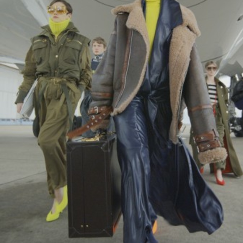 الفرو زيّن جواكيت دار Balmain