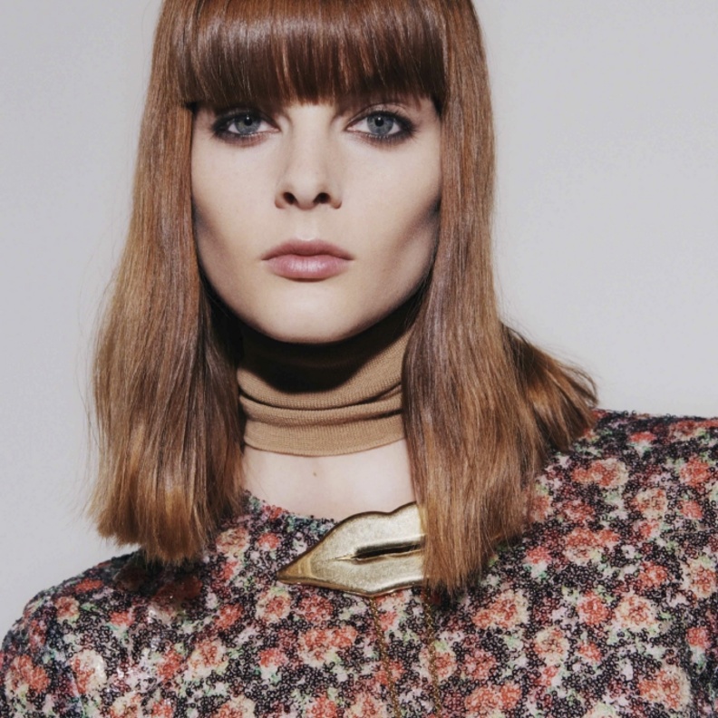 الوان شعر بتدرجات اللون البني الداكن والشوكولا من Victoria Beckham