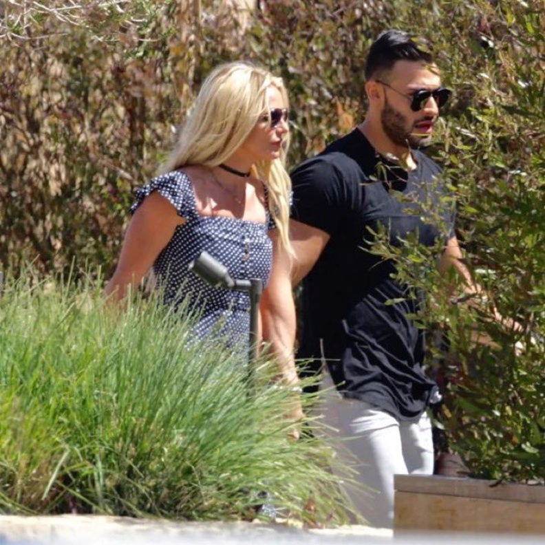 بريتني سبيرز وخطيبها يتفقدان منزلا بقيمة 16.5 مليون دولار بحثا عن منزل الزوجية