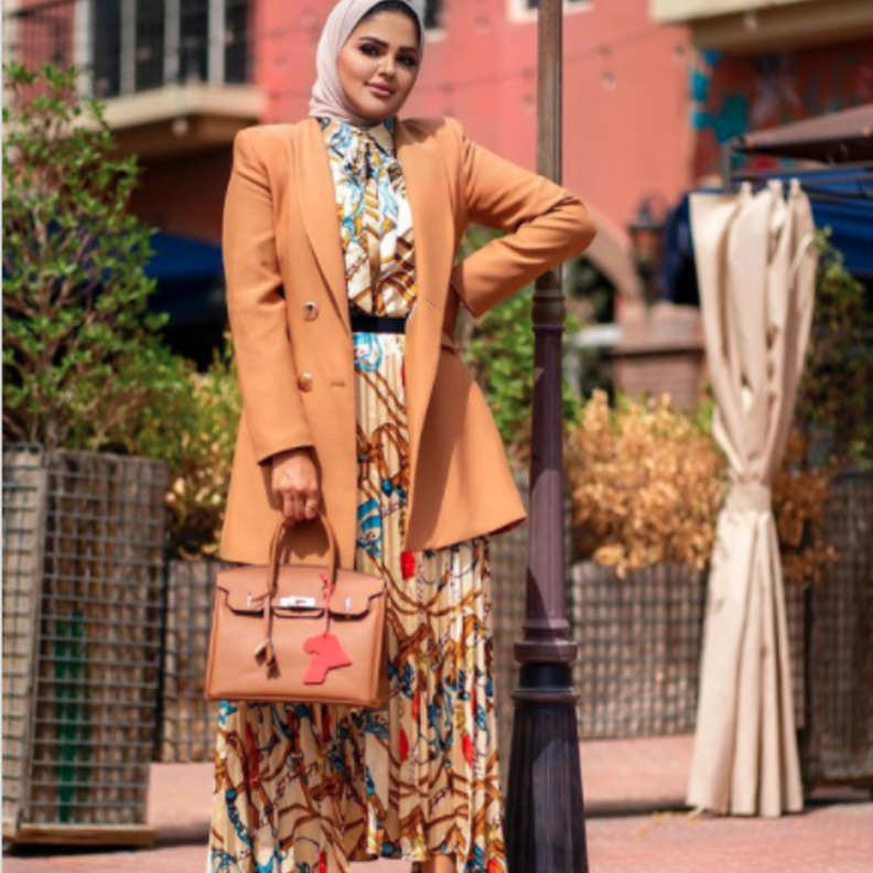 ملابس محجبات أنيقة مستوحاة من اطلالات حبيبة العبدلله
