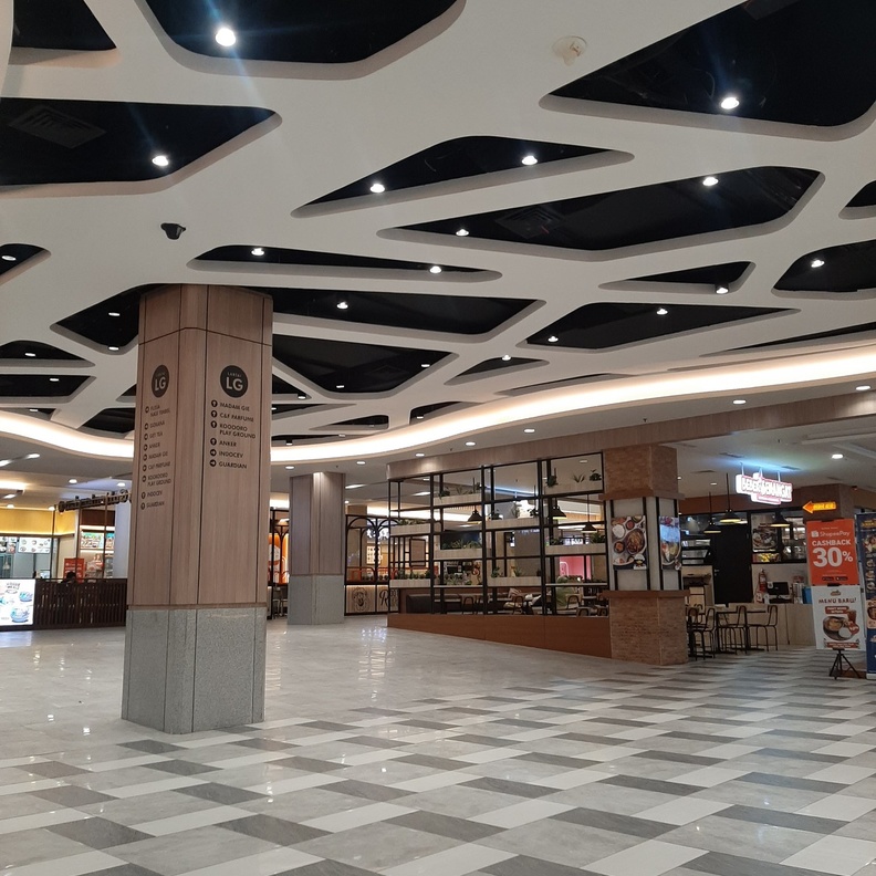 رويال مول Royal Mall