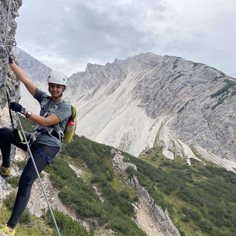 السائقة السعودية ريما الجفالي لـ هي: أنا قادرة على المنافسة أكثر من أي وقت مضى