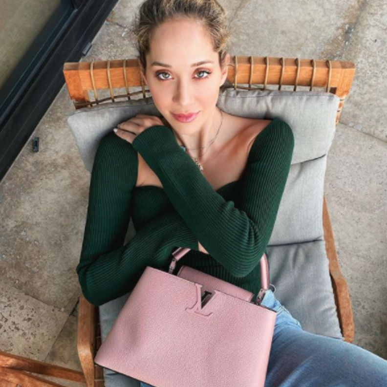 اطلالات خريفية مميزة للصبايا مستوحاة من لانا الساحلي