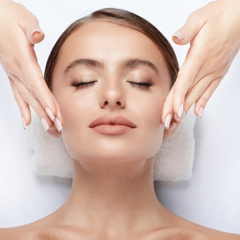  حقن الكولاجين يمنحك مظهر بشرة أكثر امتلاءً ونعومة