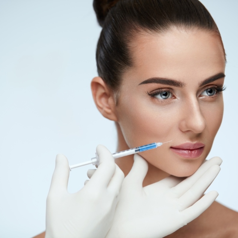 حقن الهيالورونيك أسيد تساعد على التخلص من التجاعيد وترهل البشرة