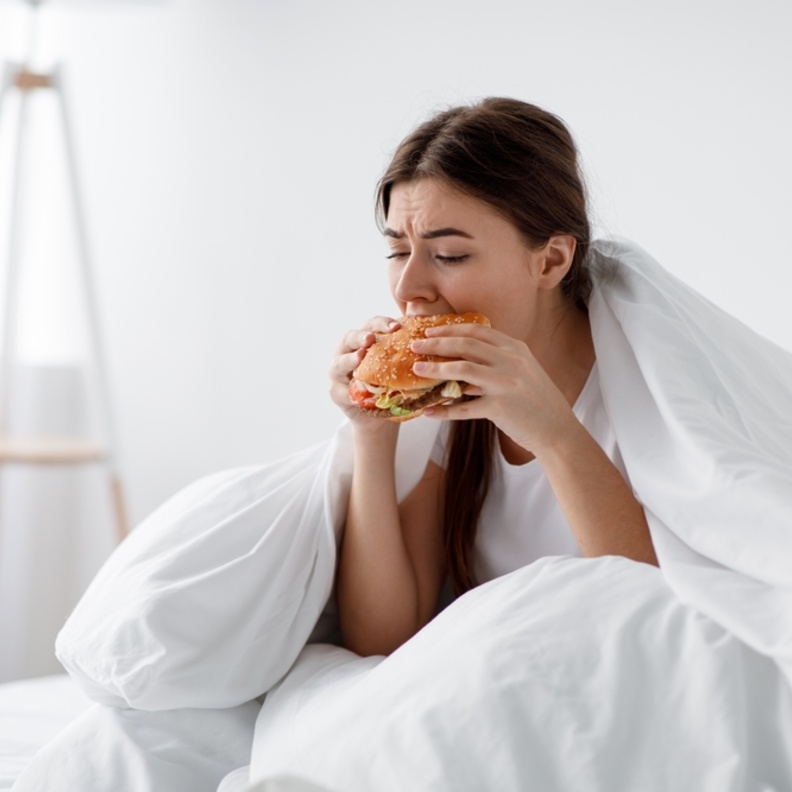 نصائح مهمة لتجنب الإفراط في تناول الطعام بسبب التوتر ما قبل الزواج