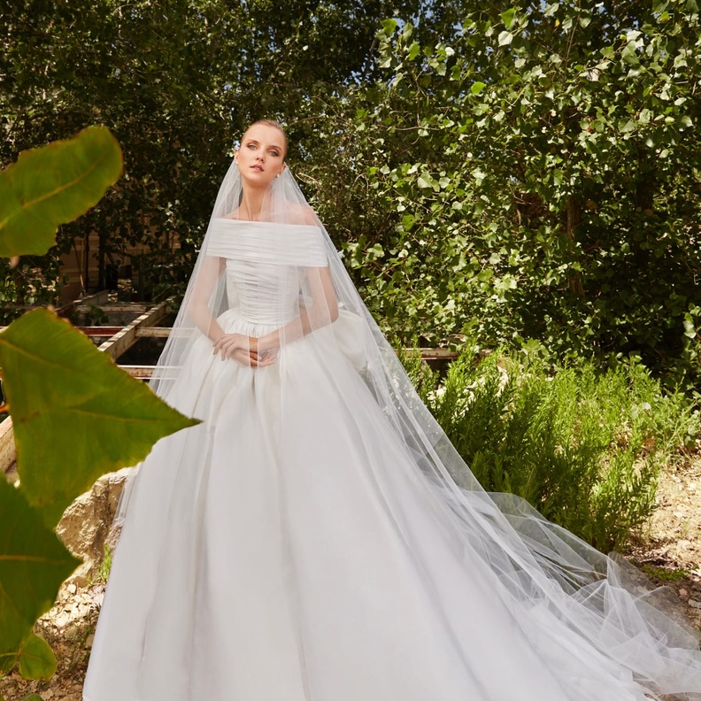 صيحات فساتين زفاف@eliesaab