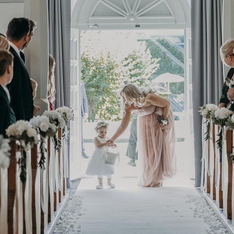 عروس تستثني ابنة أختها من حفلة الزفاف