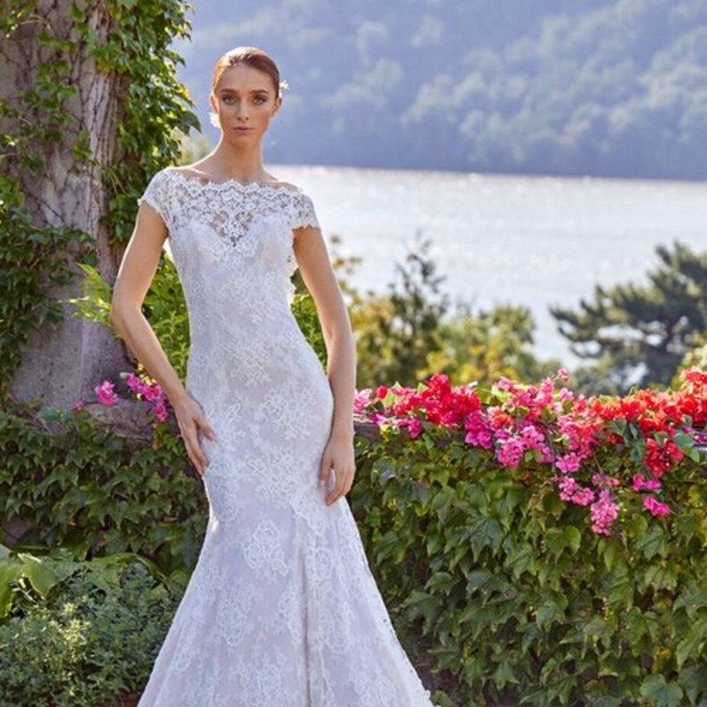 فساتين زفاف من أسبوع الموضة العرائسي مع ذيل @inesdisanto