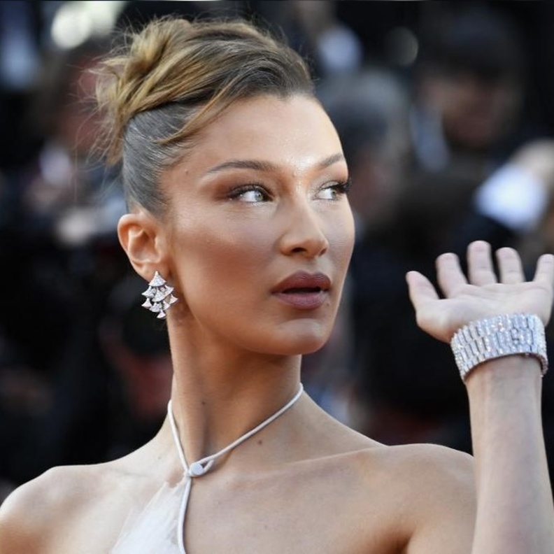 مجوهرات بيلا حديد من بولغري