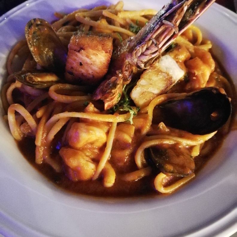 مطعم أكواريوم AQUARIUM