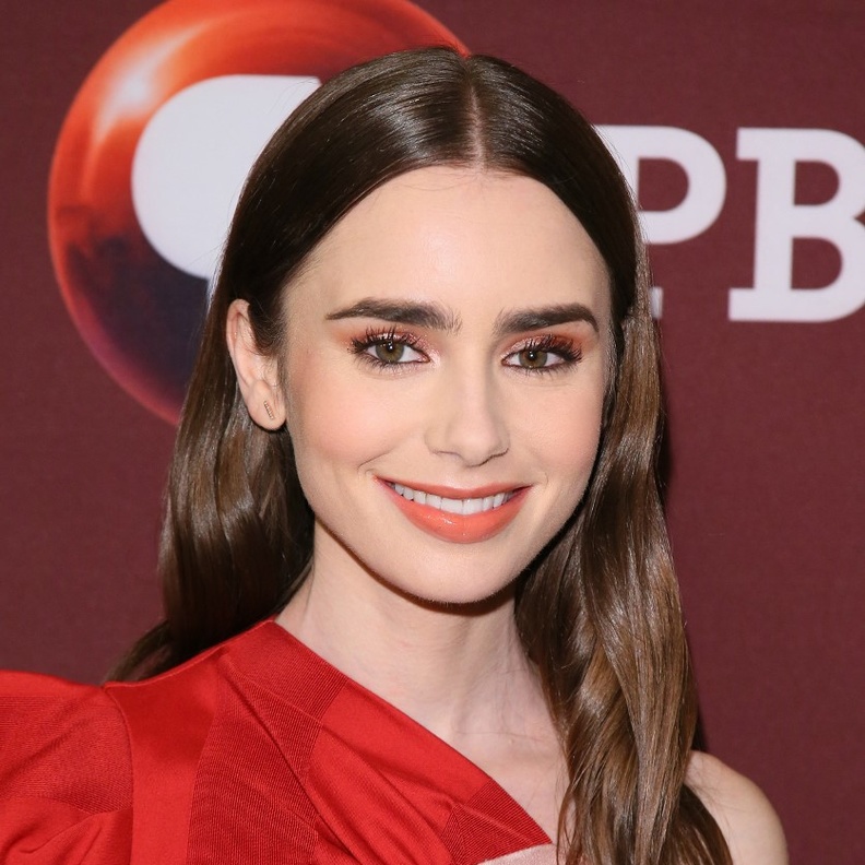 مكياج برونزي هادئ مع الظلال الملونة من وحي Lily Collins