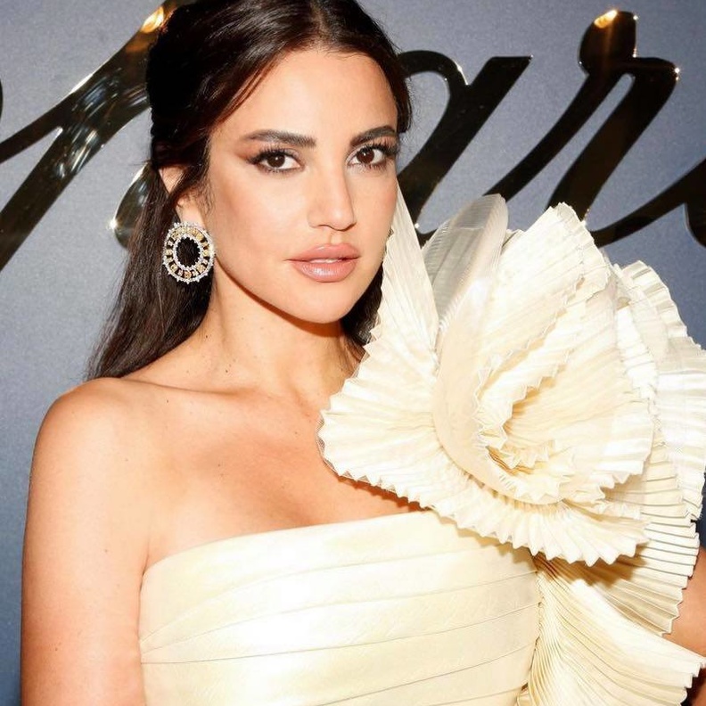 مكياج ترابي لعروس خريف 2021 بأسلوب درة زروق