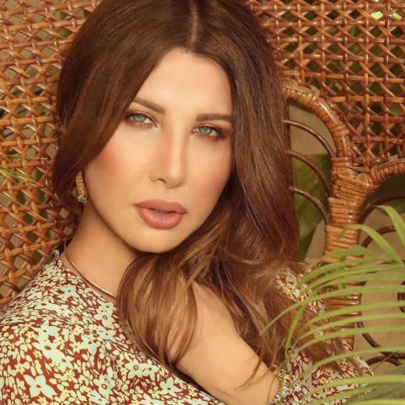 مكياج خطوبة ناعم وبرونزي مستوحى من إطلالات نانسي عجرم